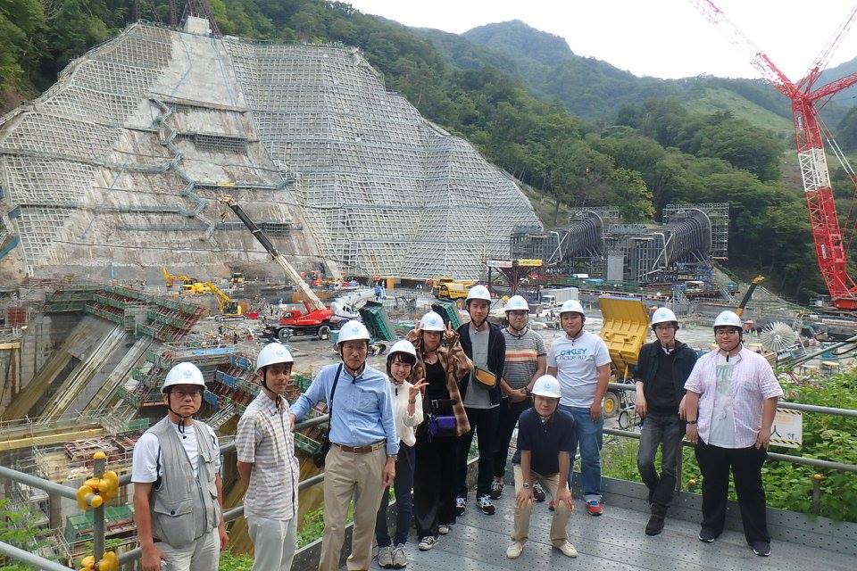建設中の八ッ場ダムの見学